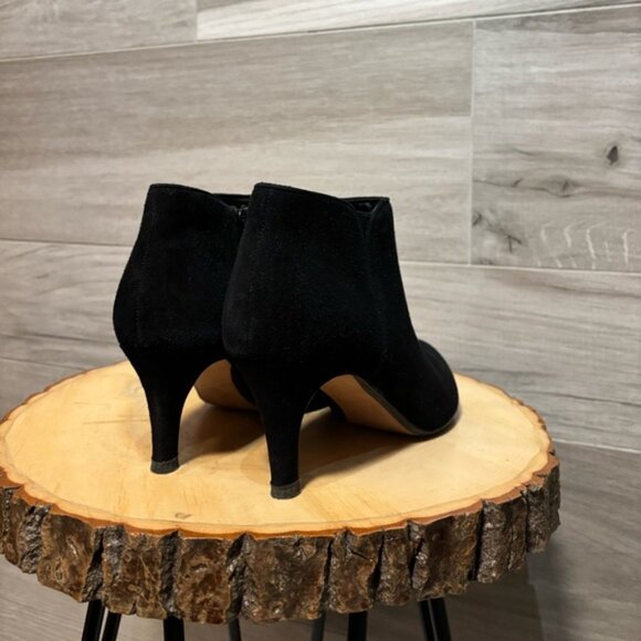 CLARKS Arista Paige Black suede Mid Heel Side Zip Ankle Boots size 6 - Picture 3 of 8
